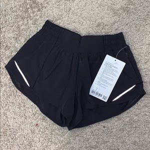 NWT lululemon hotty hot shorts 2.5”